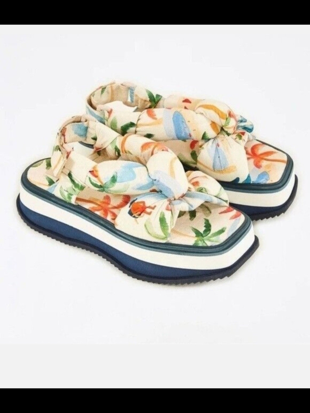 FARM Rio Cream Tropical Knotted Platform Sandals with Blue Trim. NWT size 10